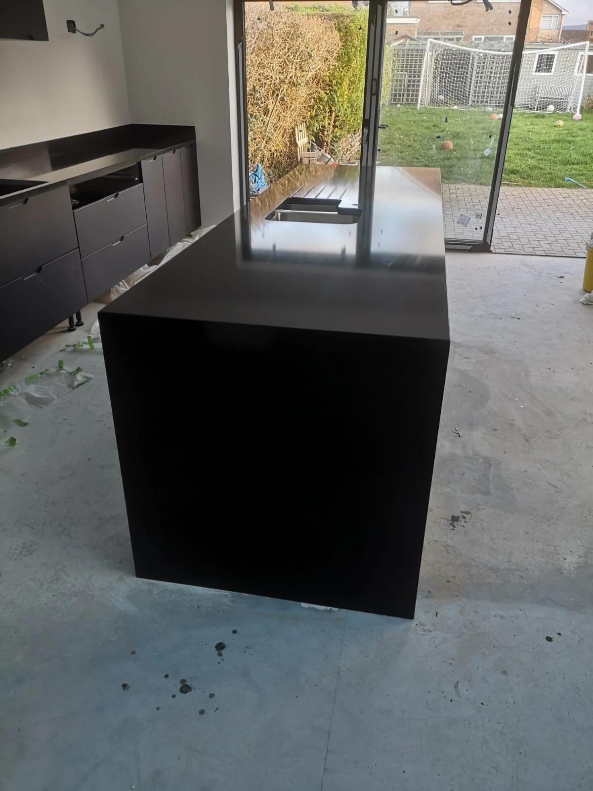 Unistone Black Crystal Composiet Keukenbladen